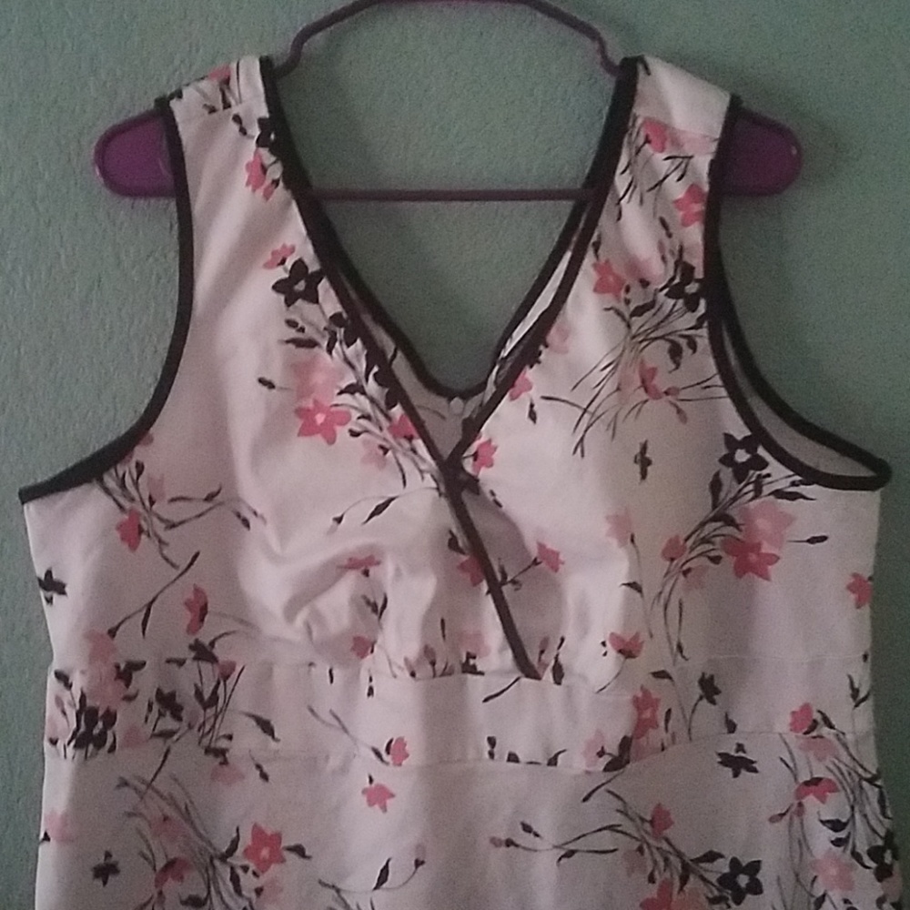 Pretty floral dress 24w